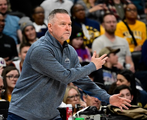 Nuggets coach Michael Malone shouts out Caitlin Clark, Dawn Staley for NCAA...