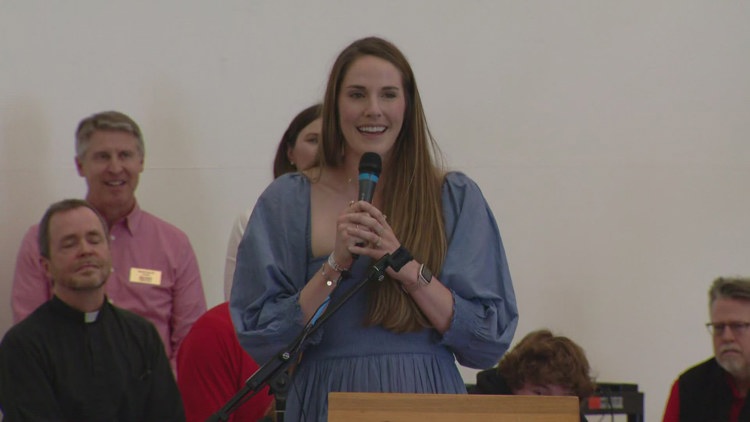 Regis Jesuit dedicates pool to Missy Franklin