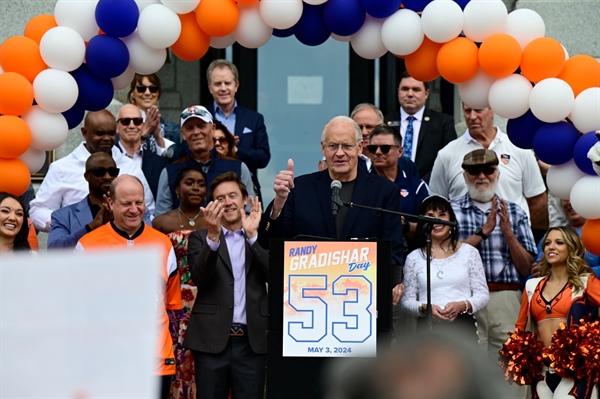 As the countdown to Canton hits the home stretch, Broncos’ newest Hall of Famer soaks in “Randy Gradishar Day”