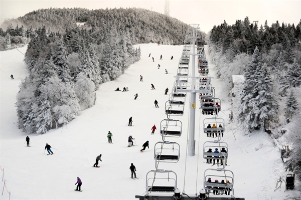 Here's how many visitors skied in the Rocky Mountains this season