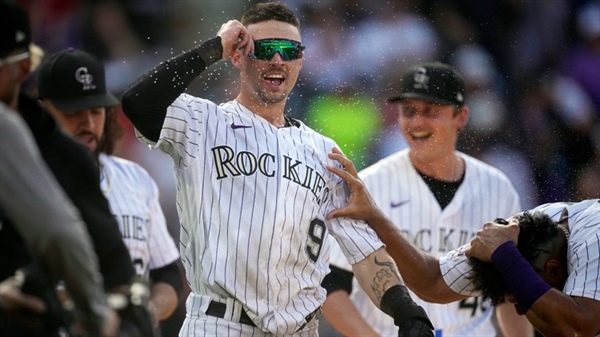 Rockies win season finale in walk-off