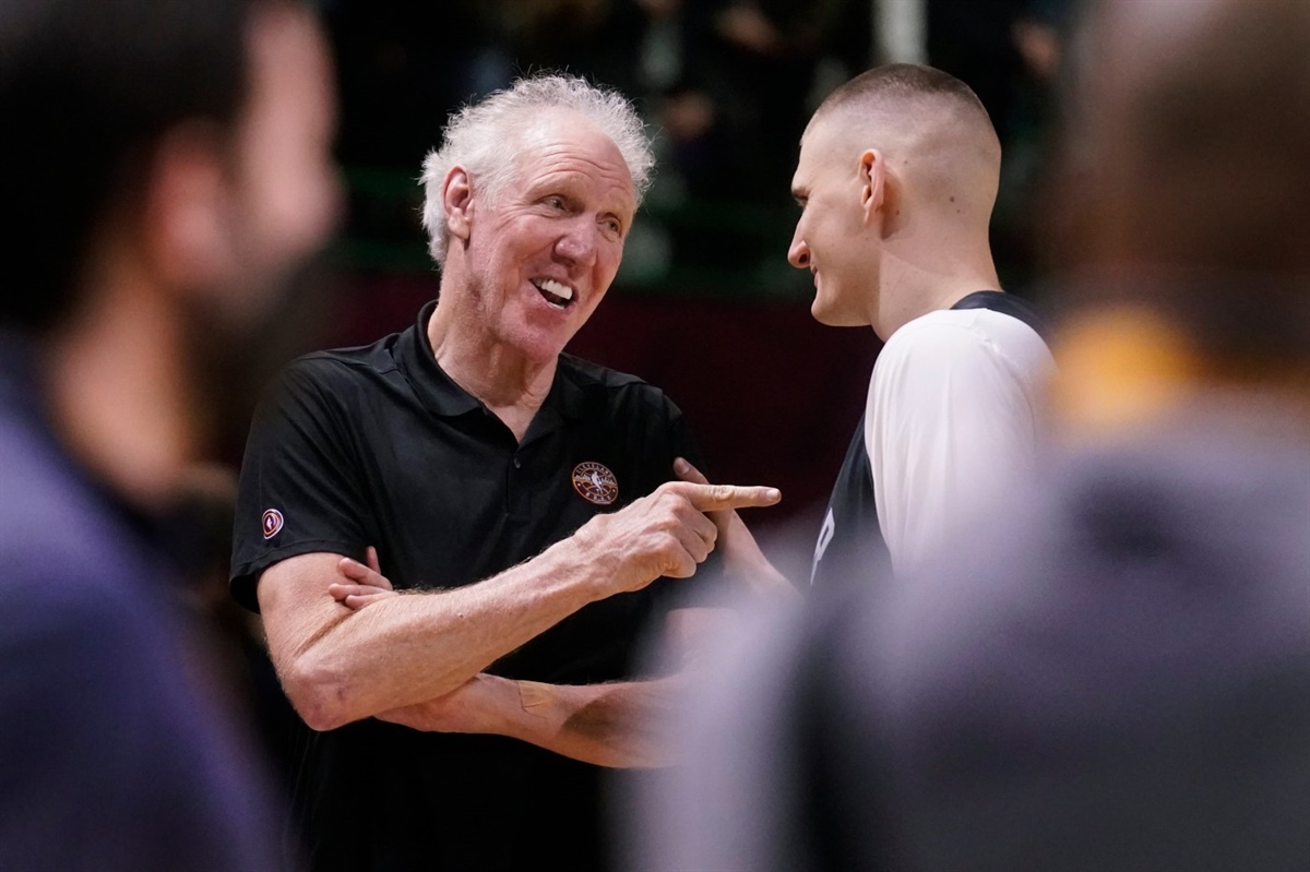 Bill Walton, Hall of Fame player who became a star broadcaster, dies of cancer at 71