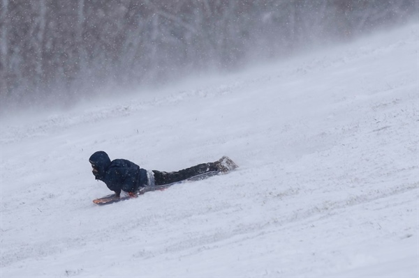 Places to go tubing or sledding near Denver