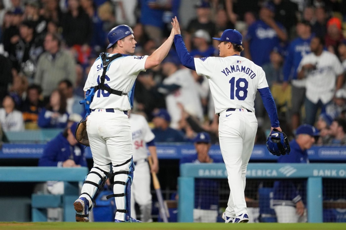 Yoshinobu Yamamoto and the Dodgers get back to winning with a 4-1 victory over the Rockies