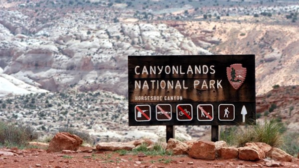 2 hikers die after running out of water in extreme heat in Canyonlands...