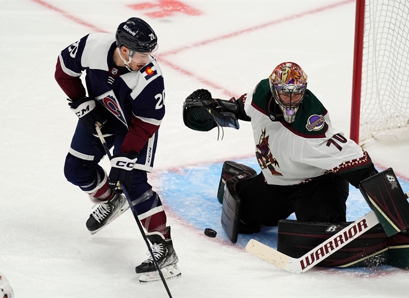 Devon Toews’ late goal lifts Avalanche to win over Coyotes