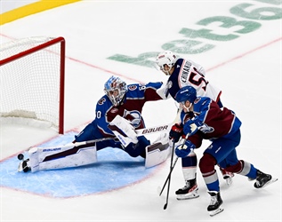 With another rough goaltending performance, Avalanche drops second straight to start season 0-2