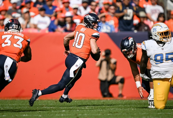 WATCH: Broncos rookie Troy Franklin catches 1st NFL touchdown, a 2-yard pass from Bo Nix