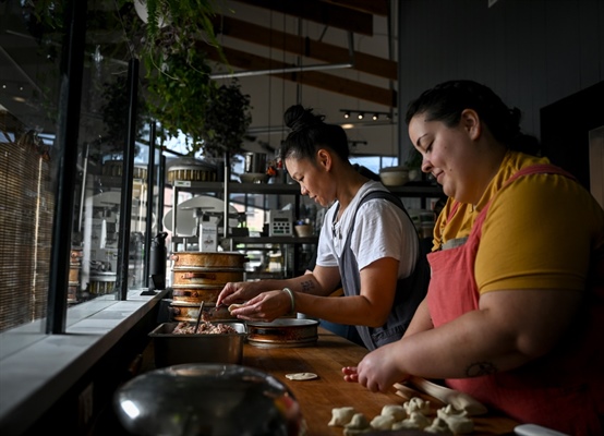 New generation of Asian American restaurant owners using parents’...