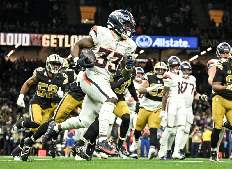 PHOTOS: Denver Broncos throttle New Orleans Saints for 33-10 win in NFL week 7