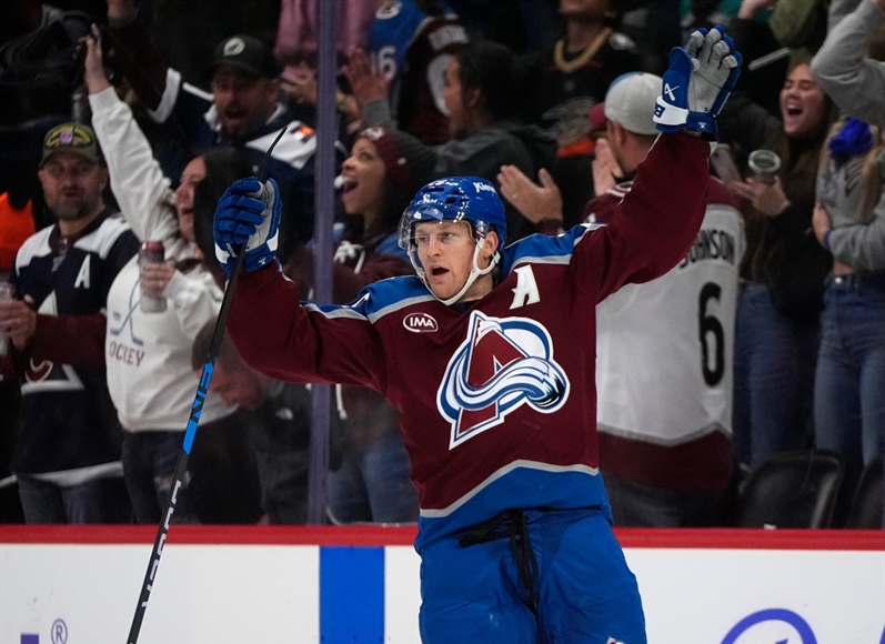 Avs overcome weird officiating, two-goal deficit against Ducks to claim first victory