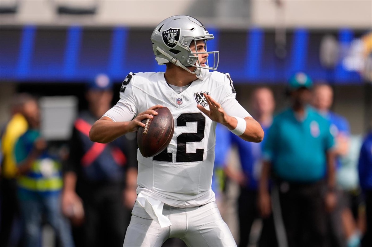 Raiders QB Aidan O’Connell expected to be out 4-6 weeks with a broken thumb, AP source says