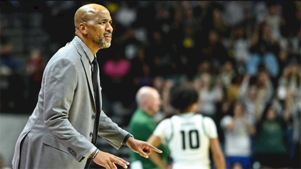 South Florida basketball coach dies at 43