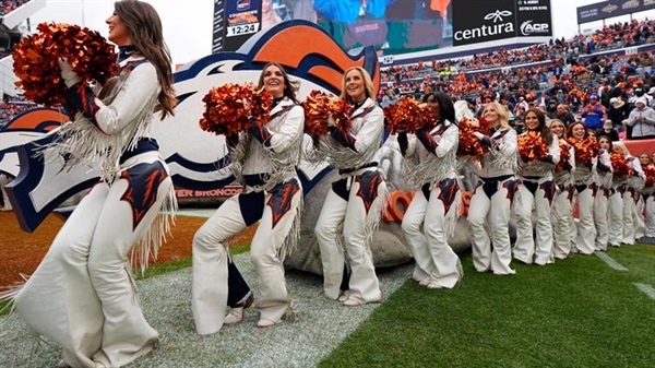 Broncos accepting cheerleader applications