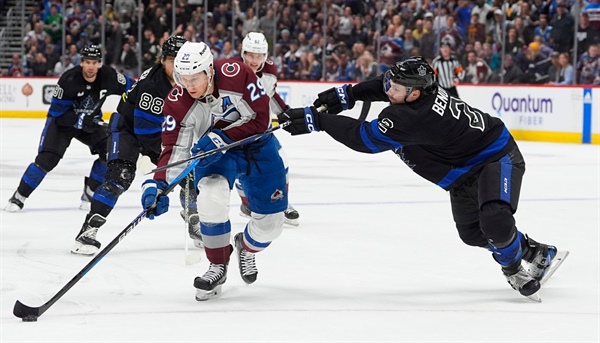 Maple Leafs hand Avalanche rare home loss