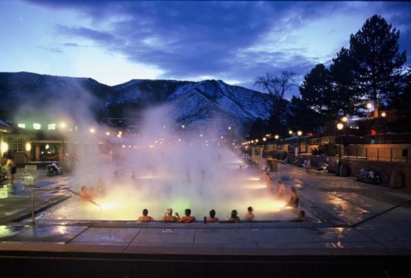 The best Glenwood hot springs for couples, families, groups of friends, and...