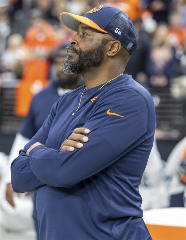 Broncos expected to promote pass rush specialist Jamar Cain to defensive line coach, per source