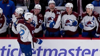 Zach Parise and Nathan MacKinnon star as the Avalanche pound the Blackhawks 5-0