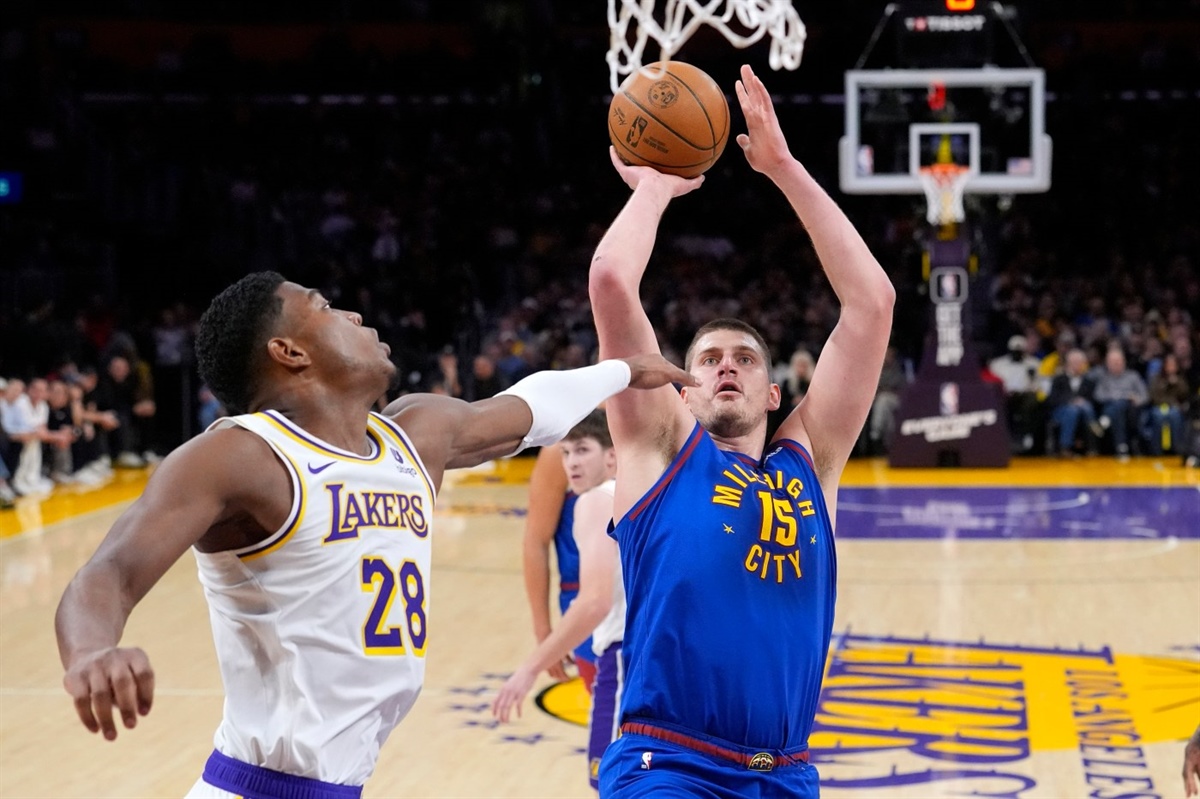 Nikola Jokic attempted to prevent Lakers from challenging a call with high-IQ play. It didn’t work.